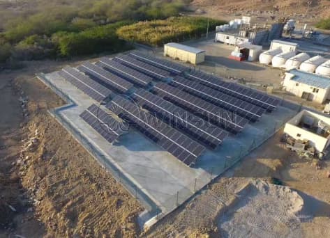 111 kW Bodenmontagesystem auf Betonbasis im Oman